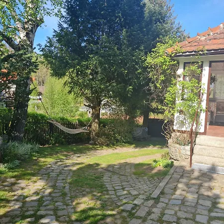 Leśna Z Ogrodem
